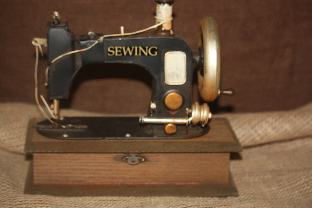 HOME DECOR, GIFTS AND SUCH WOOD SEWING MACHINE