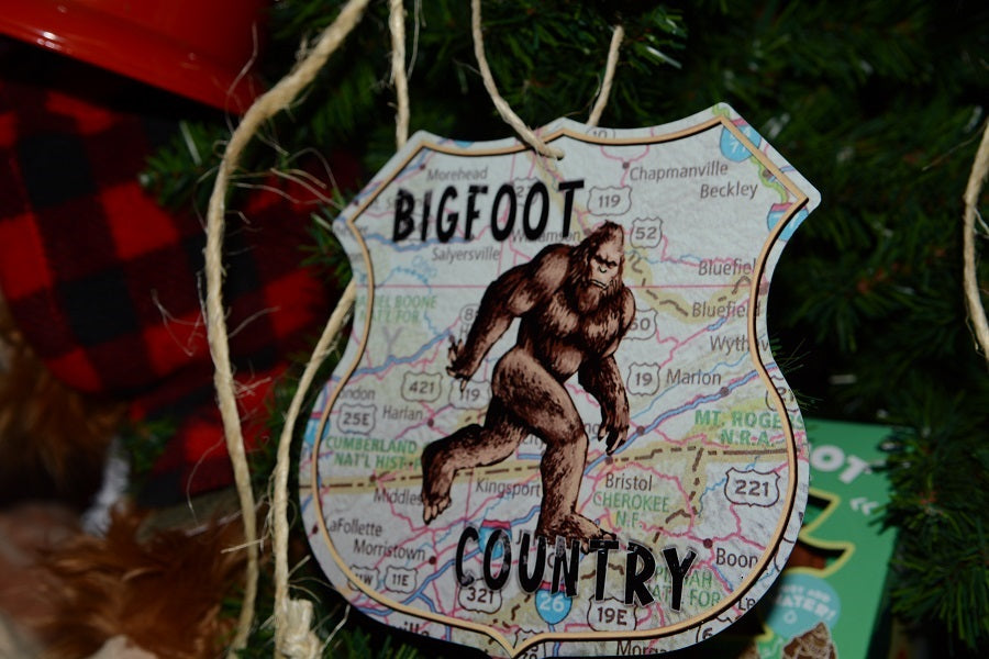 Camping/RV/Outdoors Hanging Tin Sasquatch Big Foot Kentucky Sign
