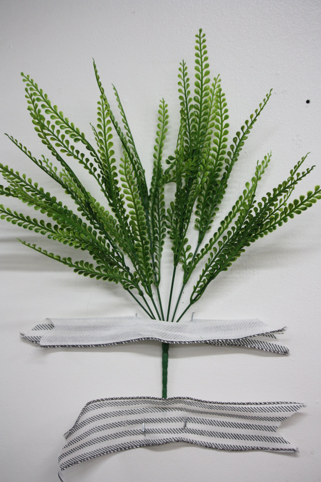 Memorial Cemetery Flowers Small Plastic Green bead grass bush