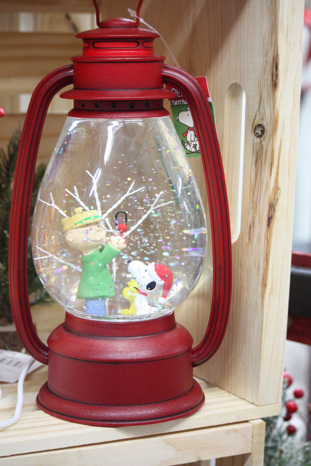 Christmas Water globe Charlie Brown/Lantern